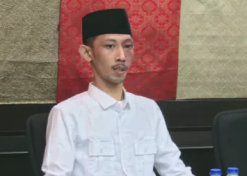 Main Game-Merokok saat Rapat, Anggota DPRD Jember Disanksi Gerindra