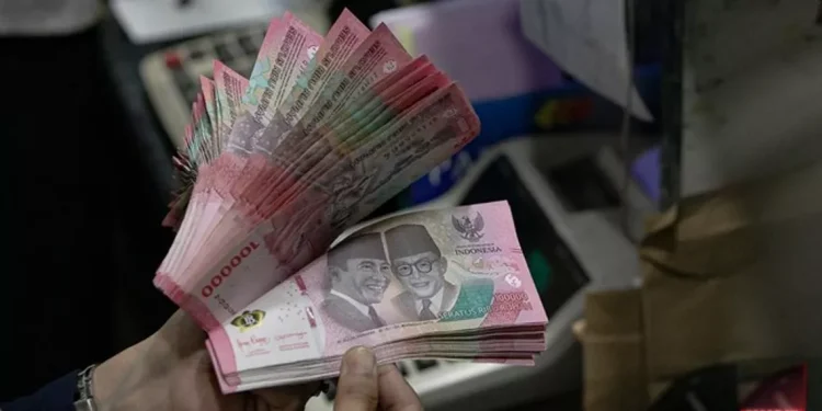 Merosot Lagi, Rupiah Tembus Rp17.706 Pagi Ini