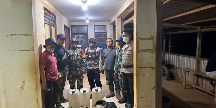 Jaga Kamtibmas di Kawasan Industri Obi, Aparat Gabungan Razia Puluhan Liter Miras Ilegal
