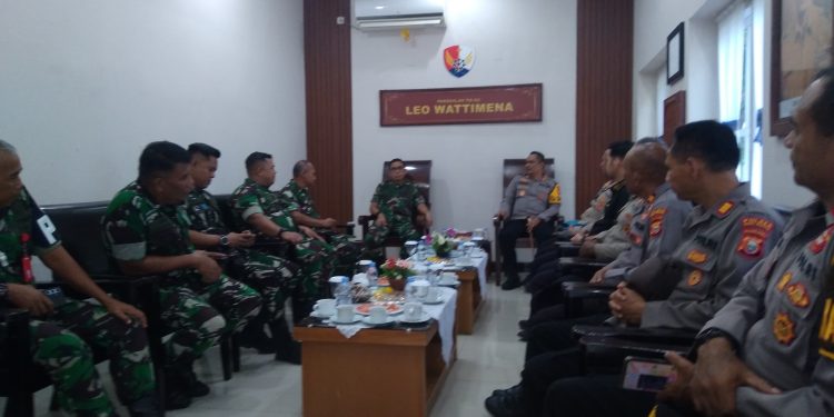 Perkuat Sinergi, Kapolres Morotai Sambangi Markas Lanud Leo Wattimena